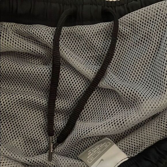 Nike Vintage Black Nylon Athletic Shorts Mens Size Extra Large White Stripe - Picture 11 of 14